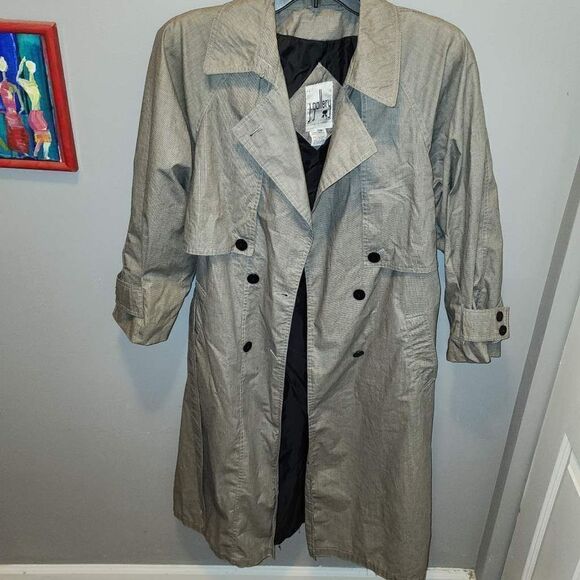 J. GALLERY Trenchcoat  - Picture 2 of 7